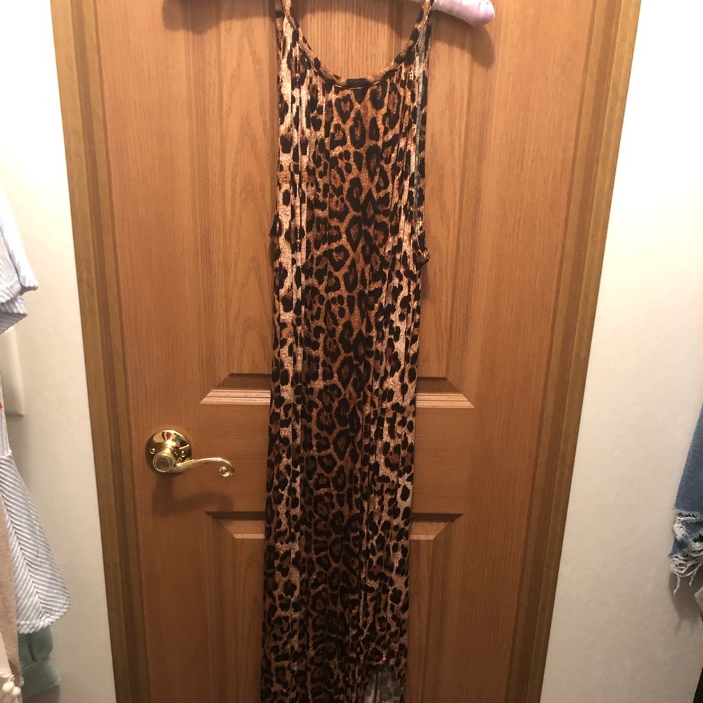 New with tags Dillard’s cheetah maxi dress